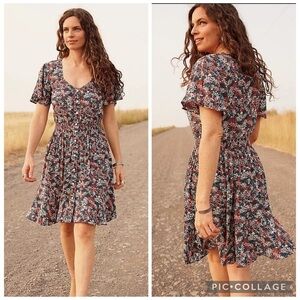 WRANGLER RETRO / Flutter Floral Snap Front Dress Size L